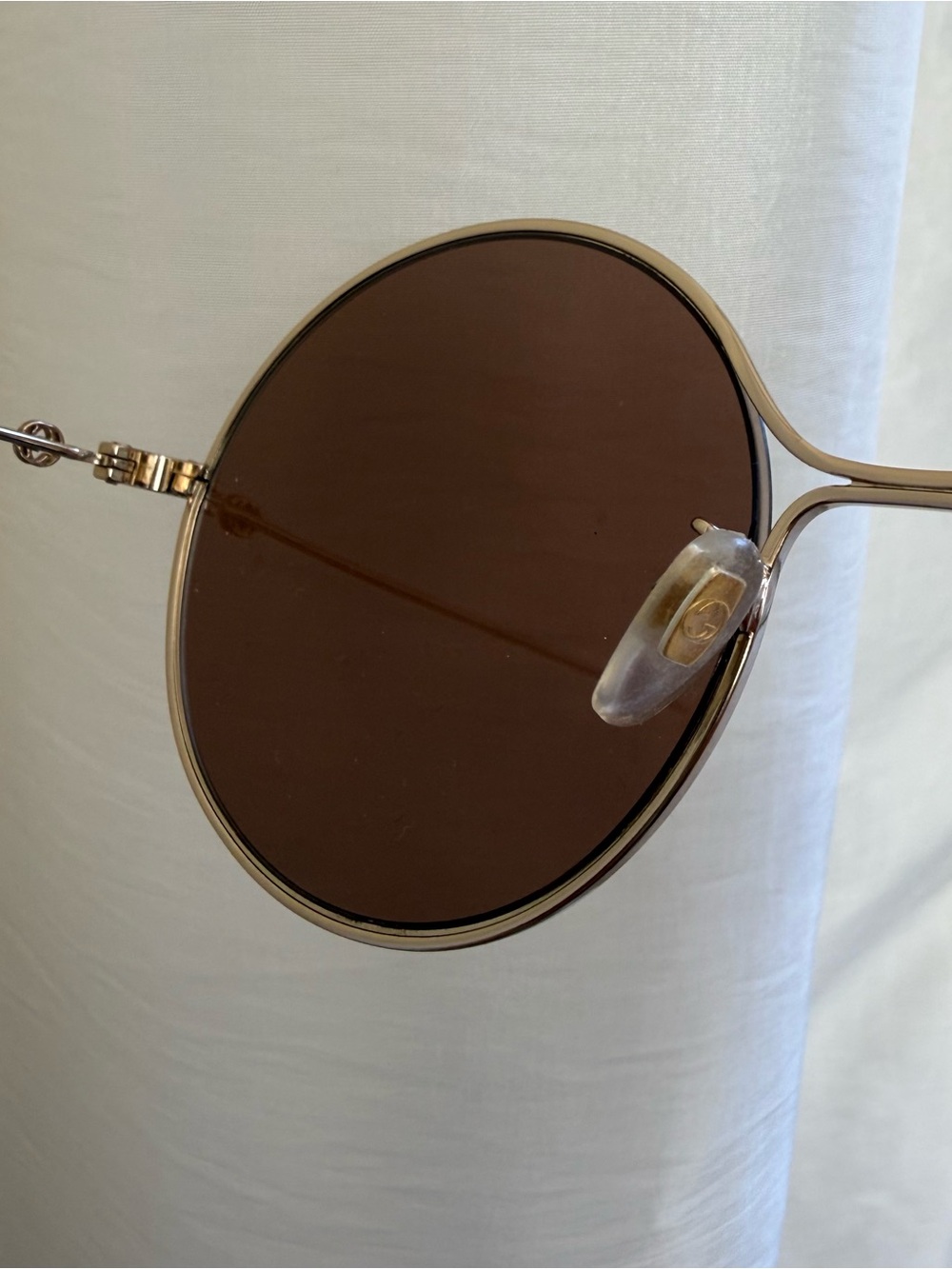 Gucci Round Frame Sunglasses - Picture 4 of 8